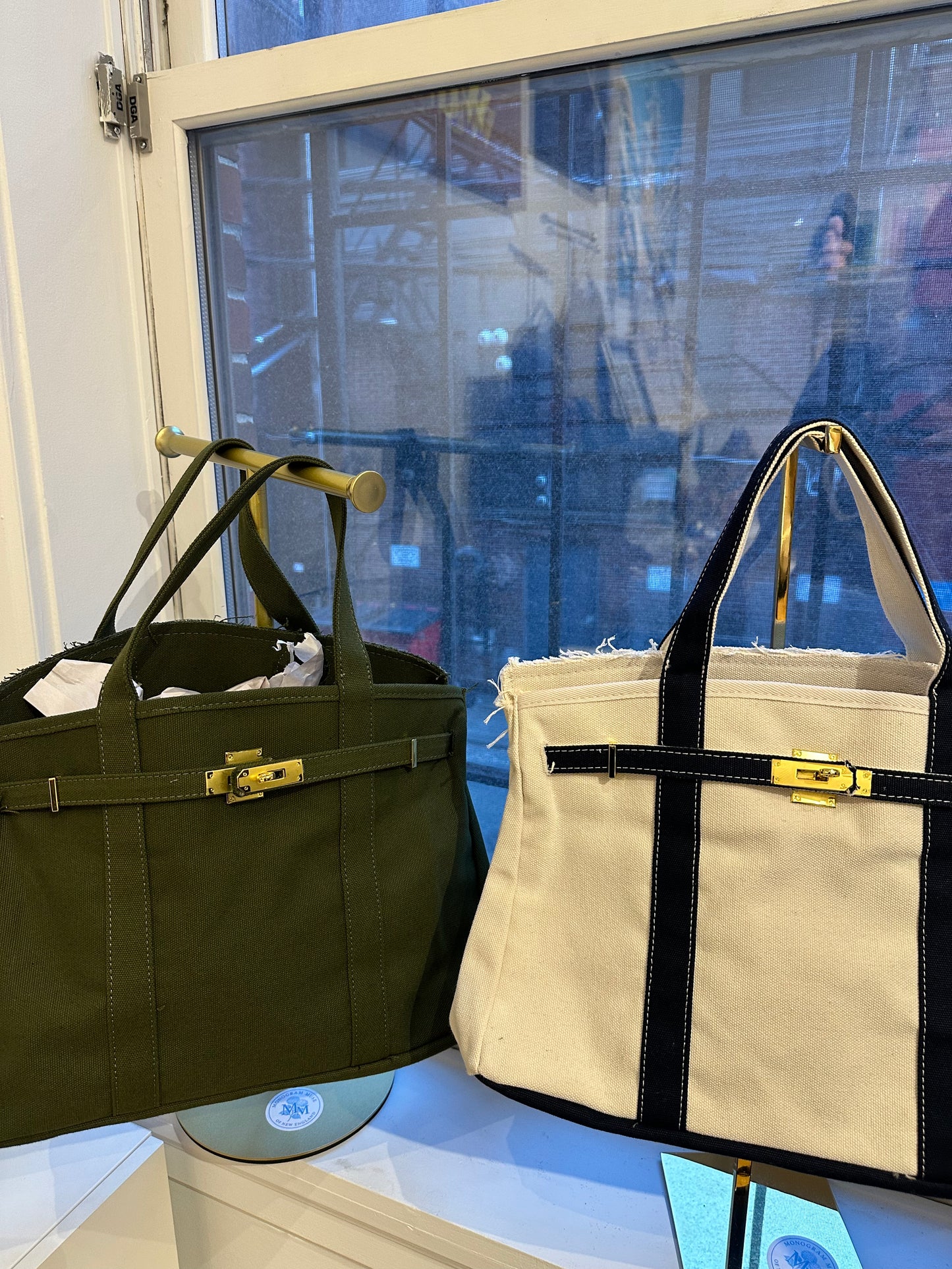 Beacon Hill Tote - Solid